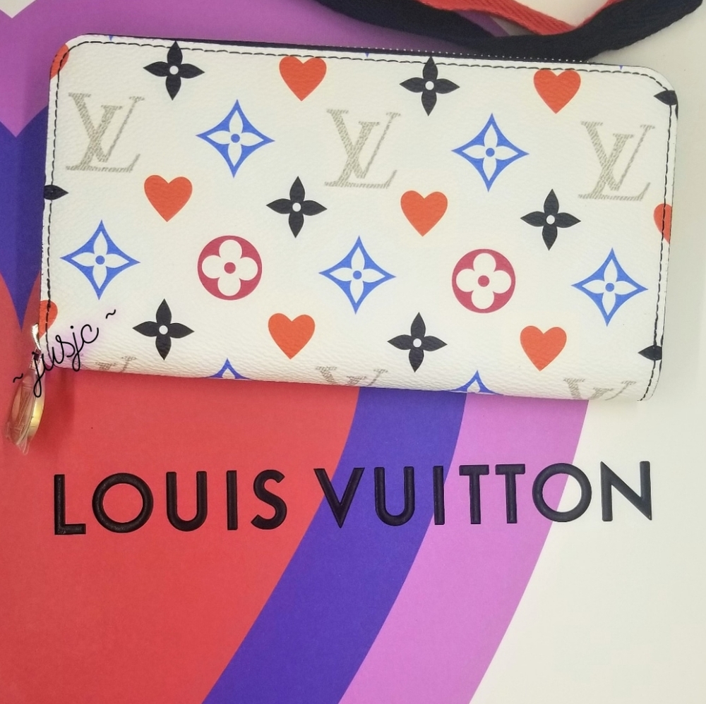 BNIB Louis Vuitton Game On White Zippy Wallet